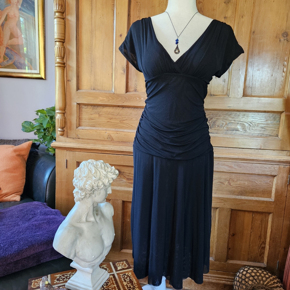 Kenneth Cole Reaction Black Ruched Sheath Midi Dress. Size M